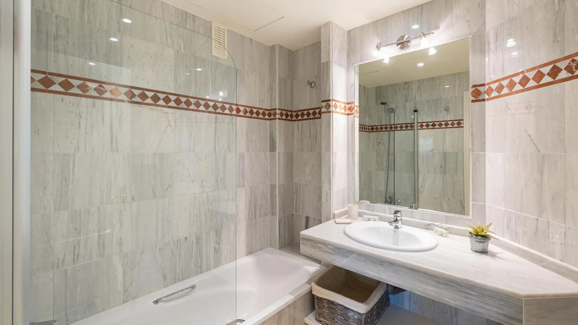 Rio Real Vista Golf, By Homing U Apartman Marbella 0*,